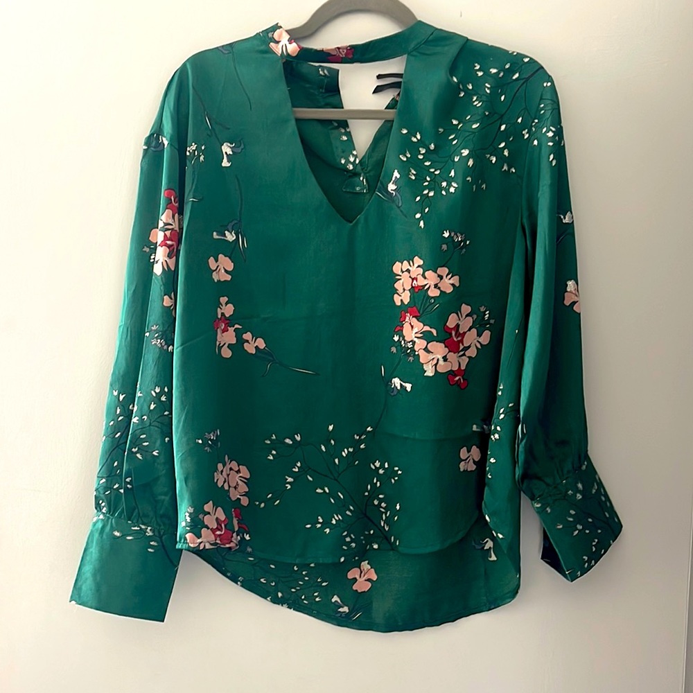 Floral emerald blouse!